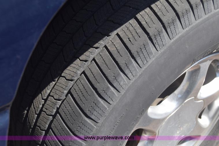 image for item J6523 2005 GMC Yukon Denali XL SUV