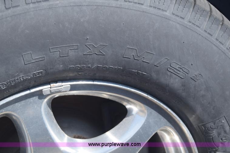 image for item J6523 2005 GMC Yukon Denali XL SUV