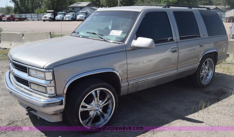 image for item J6525 1999 Chevrolet Tahoe SUV