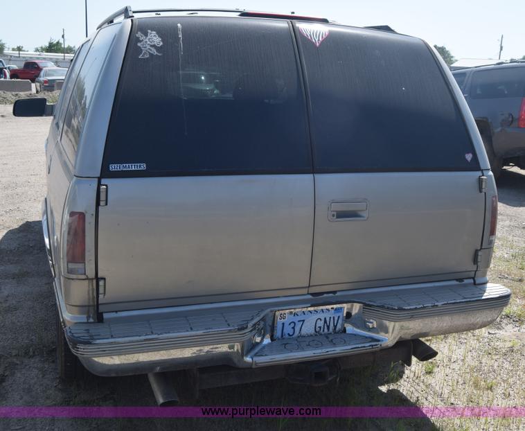 image for item J6525 1999 Chevrolet Tahoe SUV
