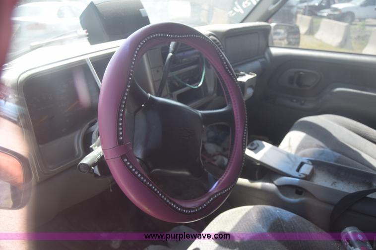 image for item J6525 1999 Chevrolet Tahoe SUV