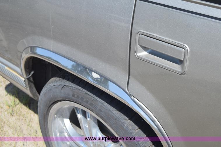 image for item J6525 1999 Chevrolet Tahoe SUV