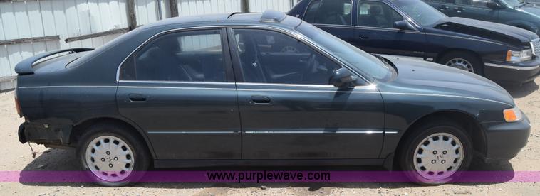 image for item J6557 1997 Honda Accord EX