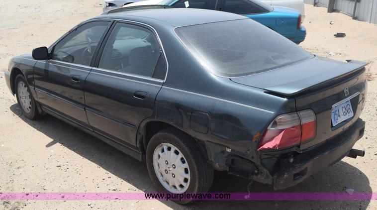 image for item J6557 1997 Honda Accord EX