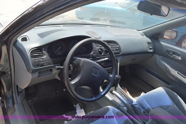 image for item J6557 1997 Honda Accord EX