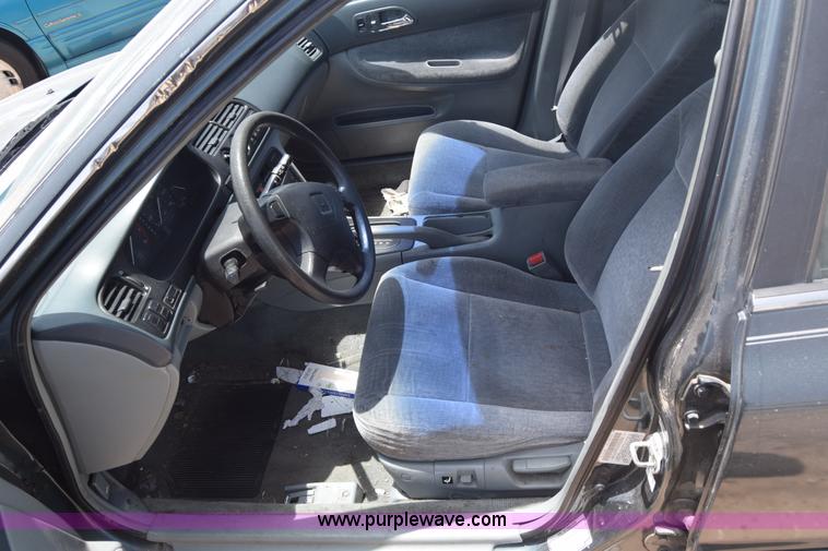 image for item J6557 1997 Honda Accord EX