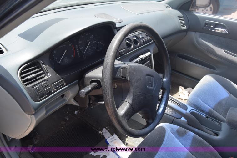 image for item J6557 1997 Honda Accord EX