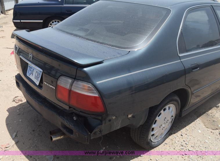 image for item J6557 1997 Honda Accord EX