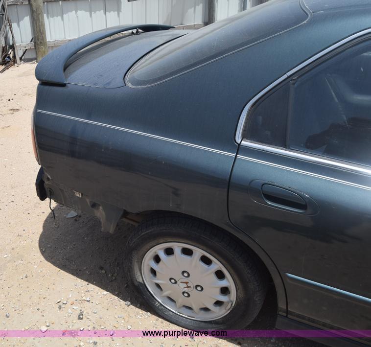 image for item J6557 1997 Honda Accord EX