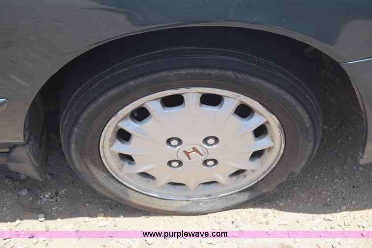 image for item J6557 1997 Honda Accord EX