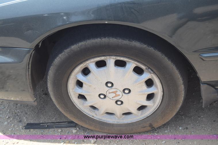 image for item J6557 1997 Honda Accord EX