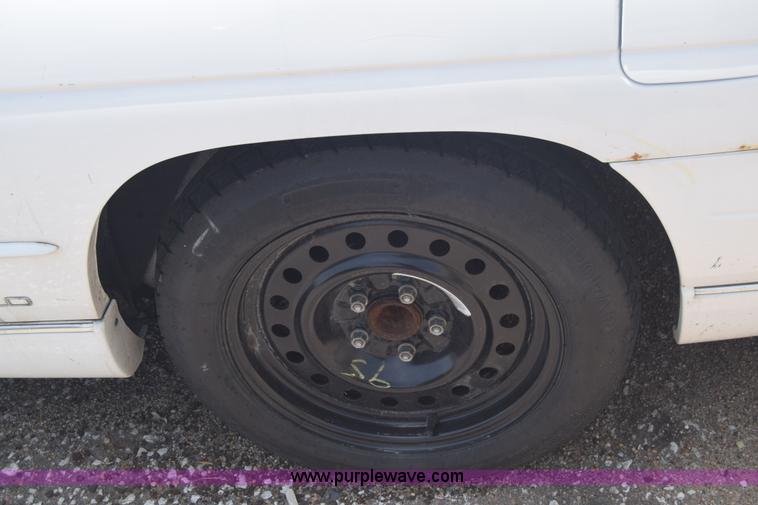 image for item J6617 1995 Chevrolet Monte Carlo LS