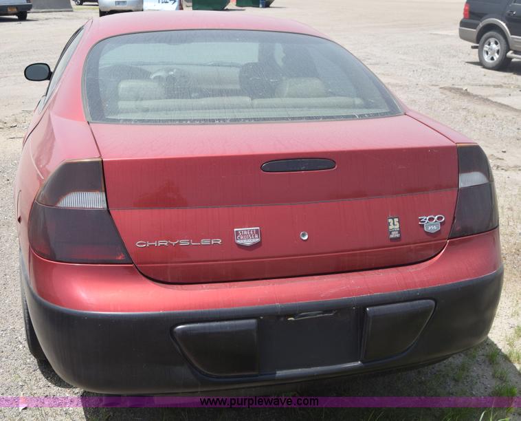 image for item J6686 2000 Chrysler 300M