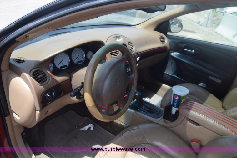 image for item J6686 2000 Chrysler 300M