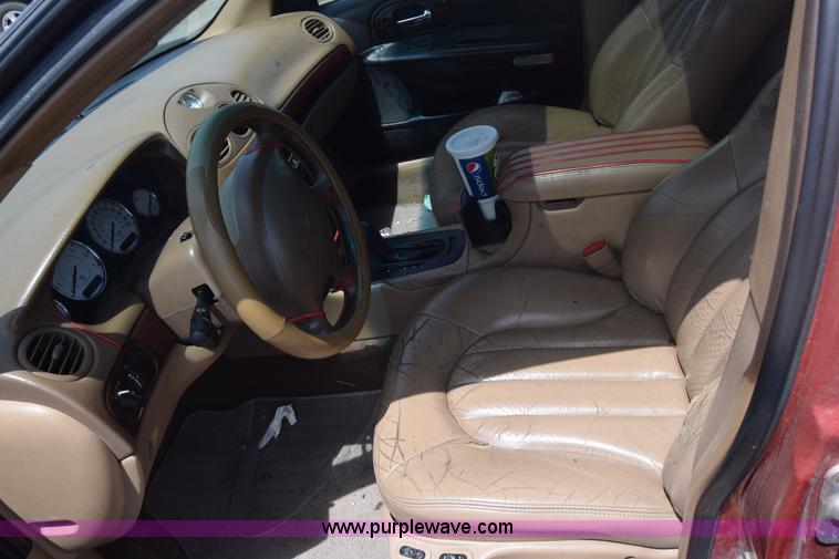 image for item J6686 2000 Chrysler 300M