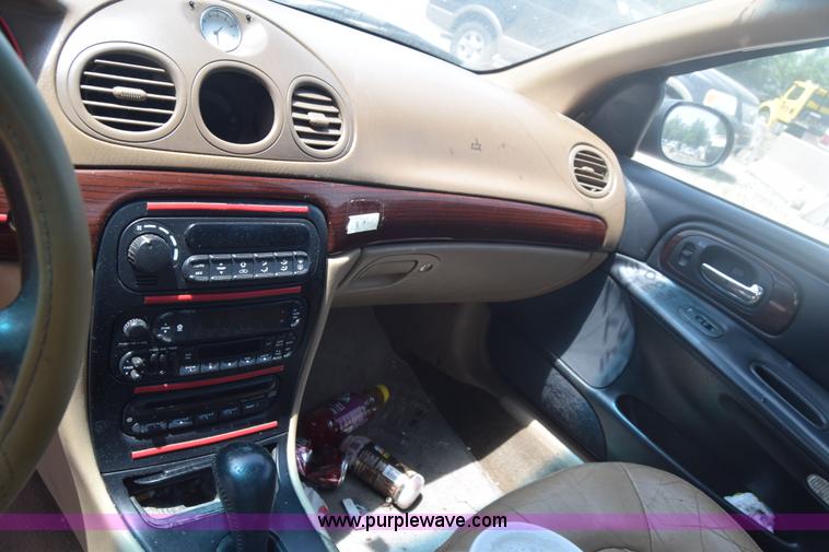 image for item J6686 2000 Chrysler 300M