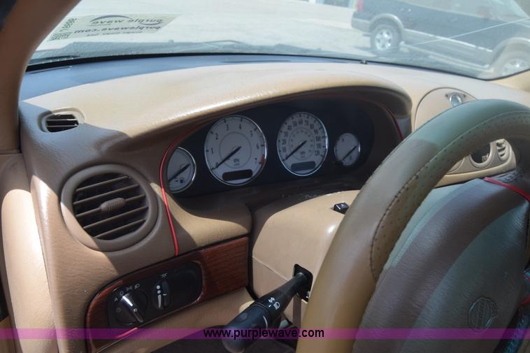 image for item J6686 2000 Chrysler 300M