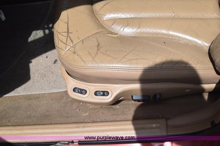 image for item J6686 2000 Chrysler 300M