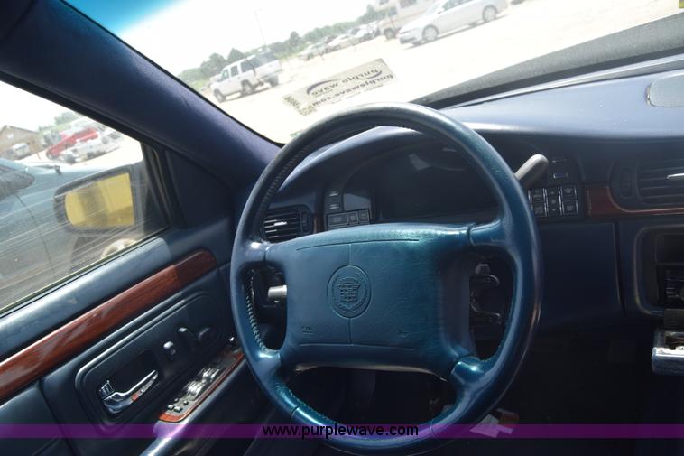 image for item J6688 1998 Cadillac DeVille