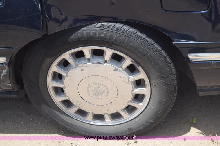 image for item J6688 1998 Cadillac DeVille