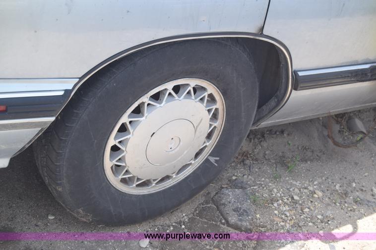 image for item J6693 1994 Buick LeSabre Custom