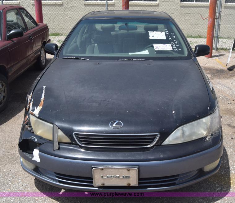 image for item J6695 1998 Lexus ES300