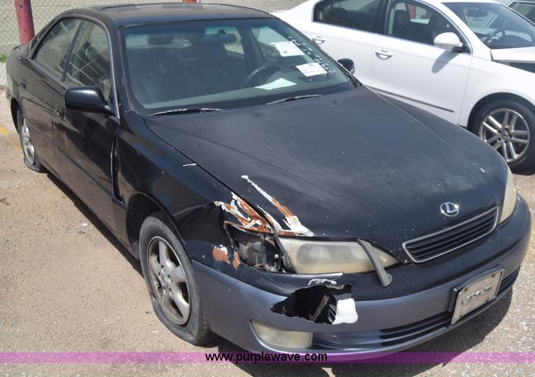 image for item J6695 1998 Lexus ES300