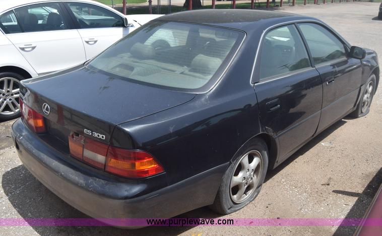 image for item J6695 1998 Lexus ES300