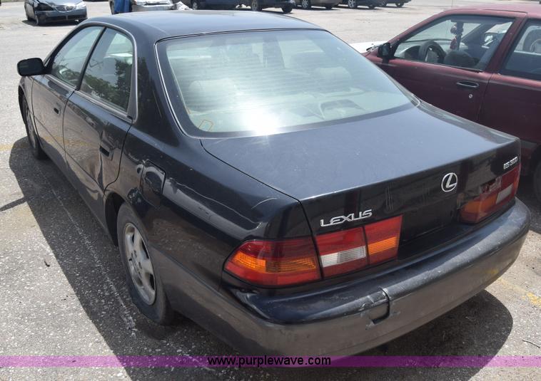 image for item J6695 1998 Lexus ES300
