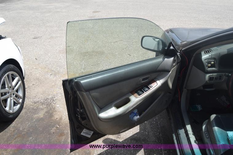 image for item J6695 1998 Lexus ES300