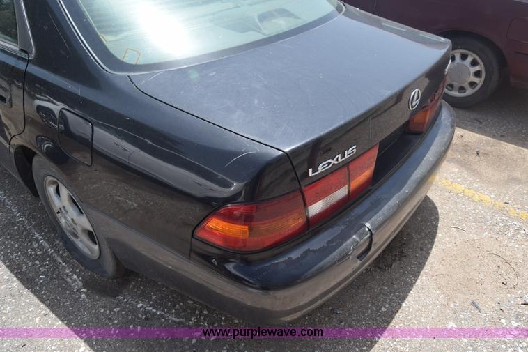 image for item J6695 1998 Lexus ES300
