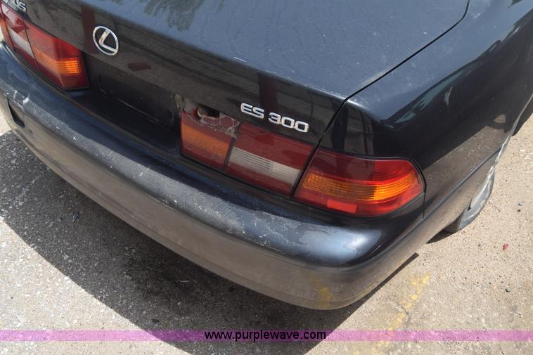 image for item J6695 1998 Lexus ES300