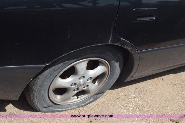 image for item J6695 1998 Lexus ES300