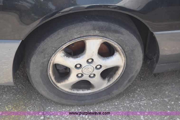 image for item J6695 1998 Lexus ES300