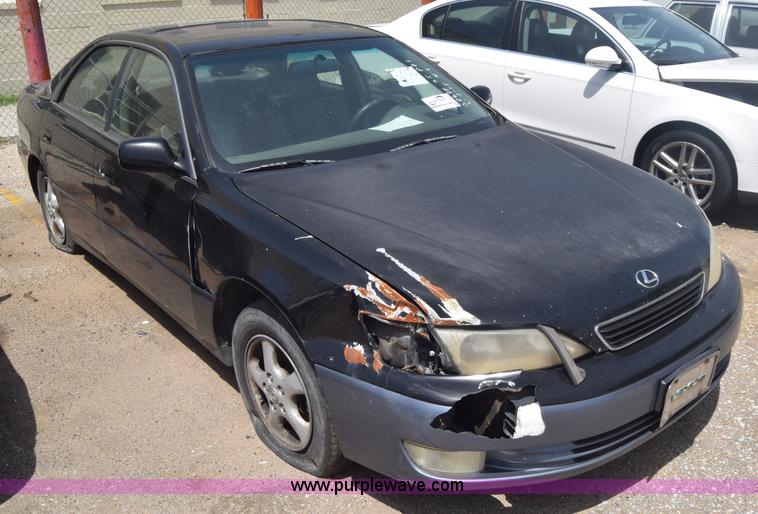 image for item J6695 1998 Lexus ES300
