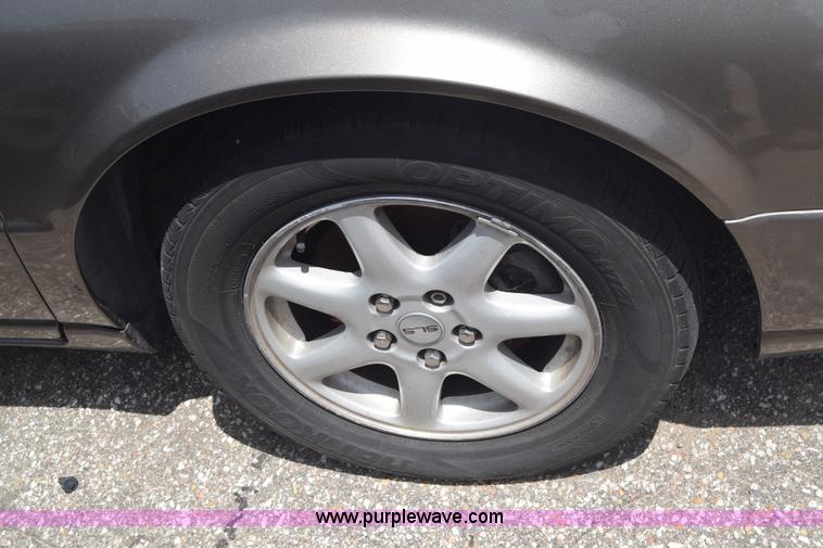 image for item J6696 2002 Cadillac Seville SLS