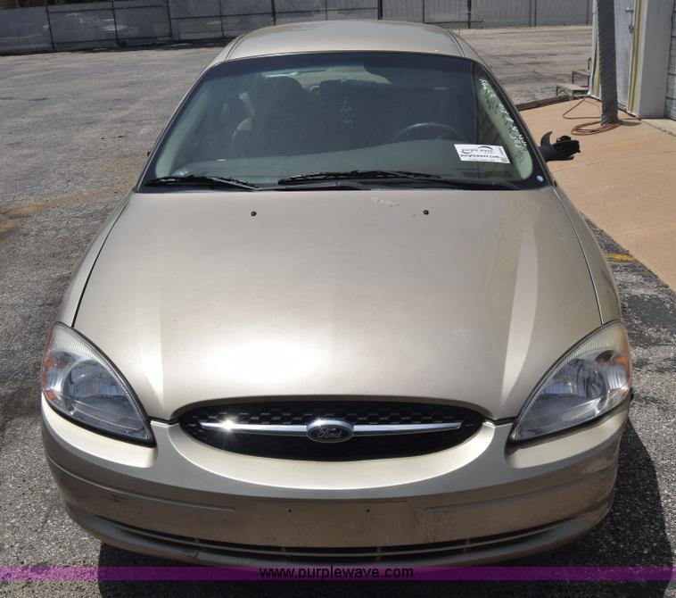 image for item J6699 2000 Ford Taurus SE
