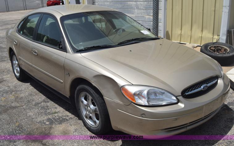 image for item J6699 2000 Ford Taurus SE
