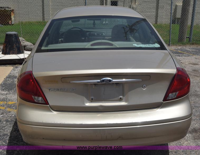 image for item J6699 2000 Ford Taurus SE