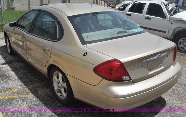 image for item J6699 2000 Ford Taurus SE