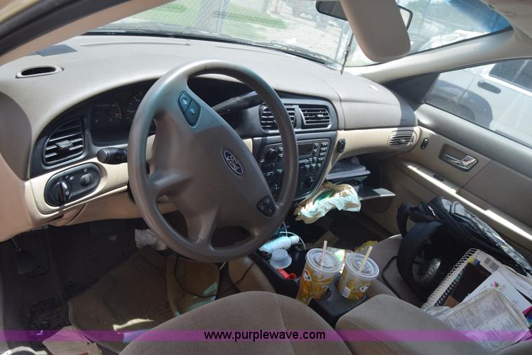 image for item J6699 2000 Ford Taurus SE