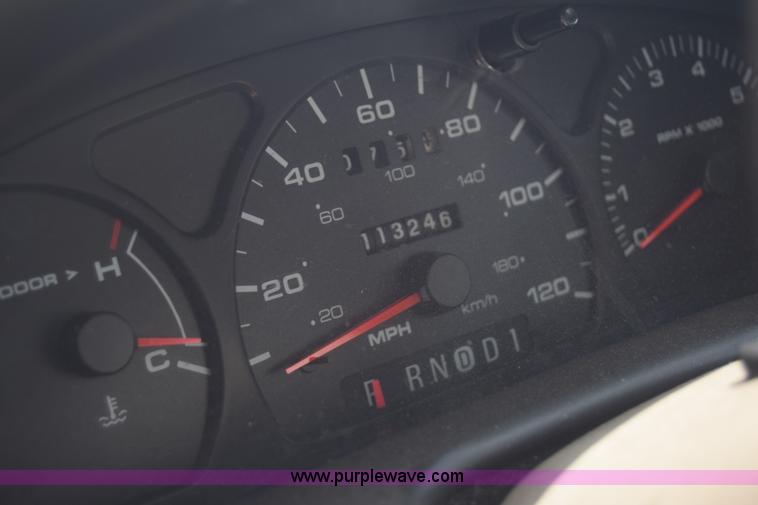 image for item J6699 2000 Ford Taurus SE