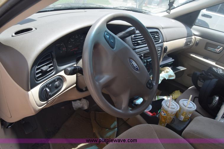 image for item J6699 2000 Ford Taurus SE