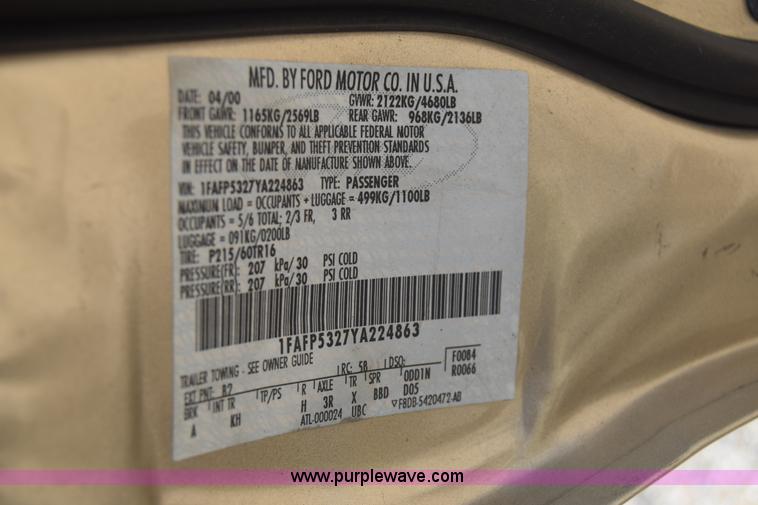 image for item J6699 2000 Ford Taurus SE