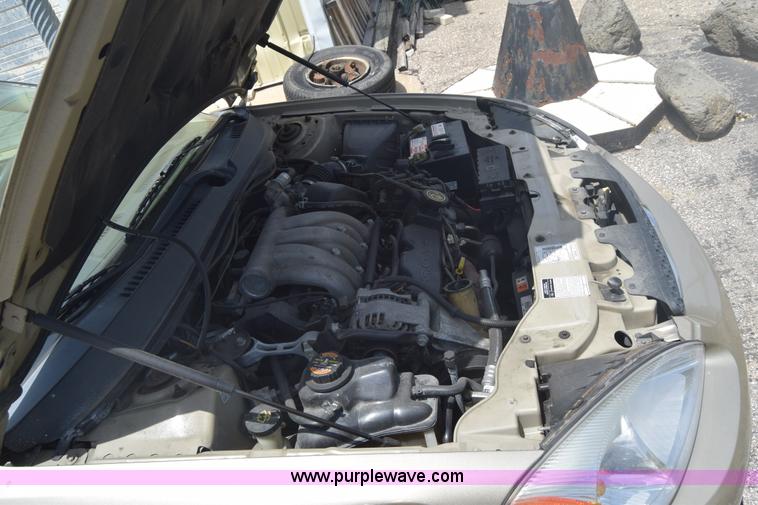 image for item J6699 2000 Ford Taurus SE