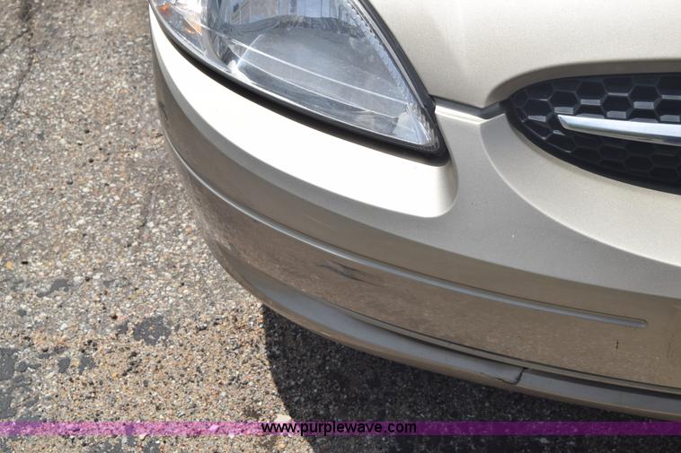 image for item J6699 2000 Ford Taurus SE