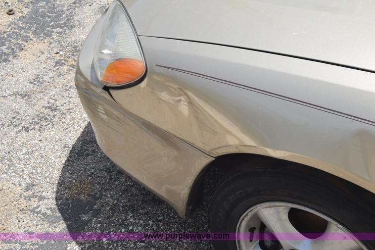 image for item J6699 2000 Ford Taurus SE