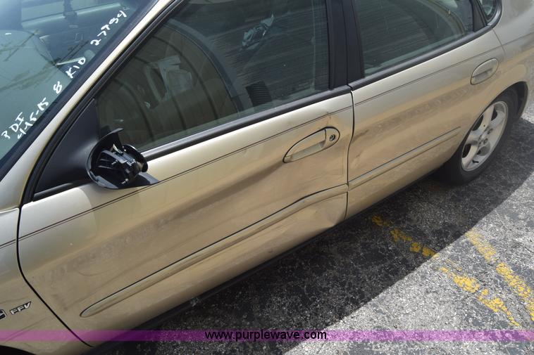 image for item J6699 2000 Ford Taurus SE