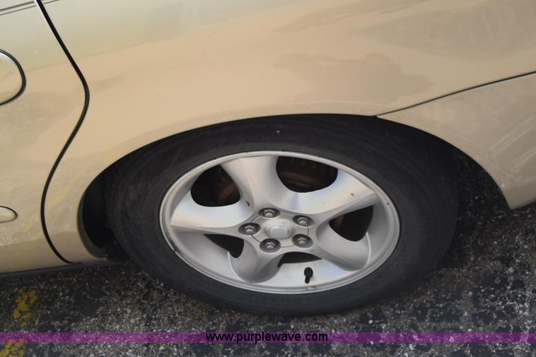 image for item J6699 2000 Ford Taurus SE
