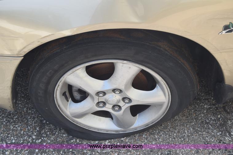 image for item J6699 2000 Ford Taurus SE